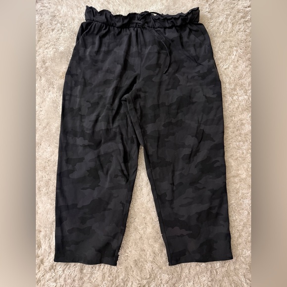 lululemon athletica Black Camo Jogger Leggings - Picture 2 of 4